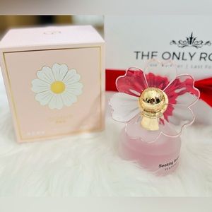 Daisy seeking flowers perfume  inspired by marc jacob